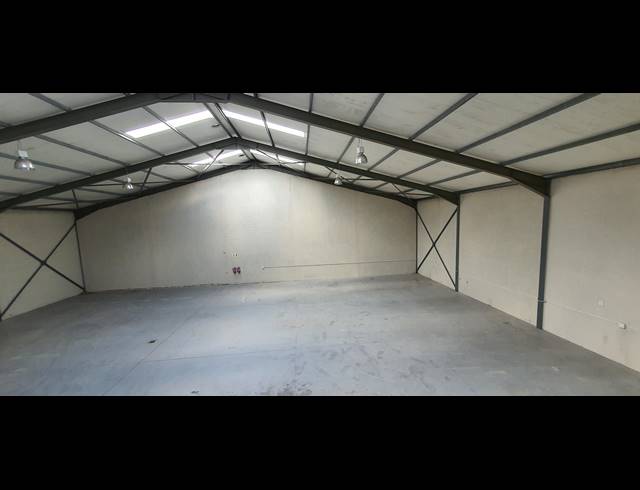 700M² WAREHOUSE FOR SALE IN KILLARNEY INDUSTRIA